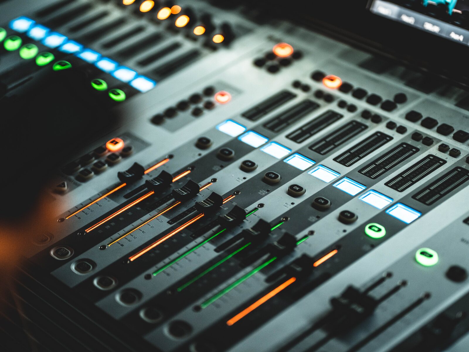 Mix/Mastering実践 EQ 空間 LUFS Atmosまで音像設計を体系化