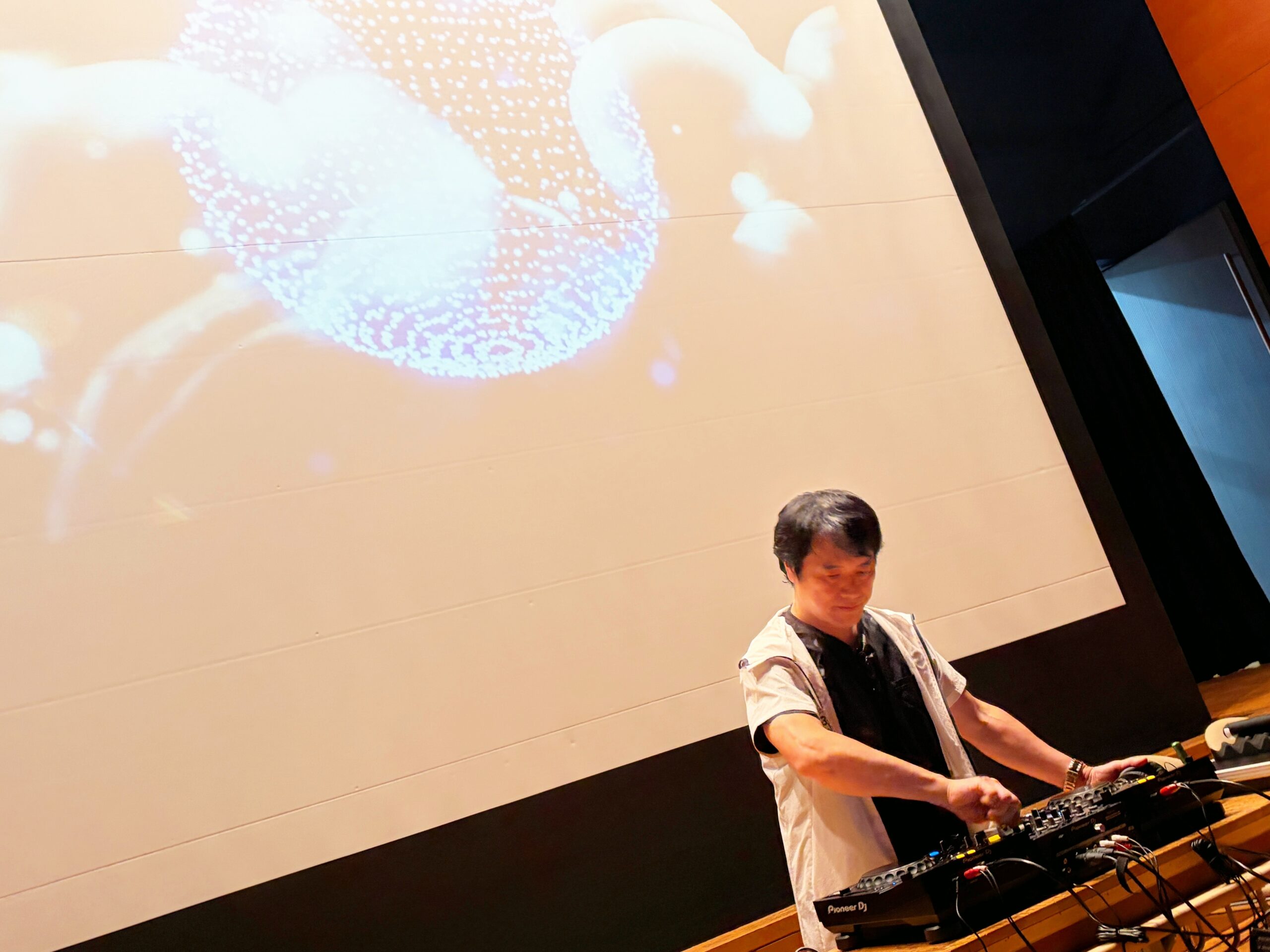 DJトップバッター
